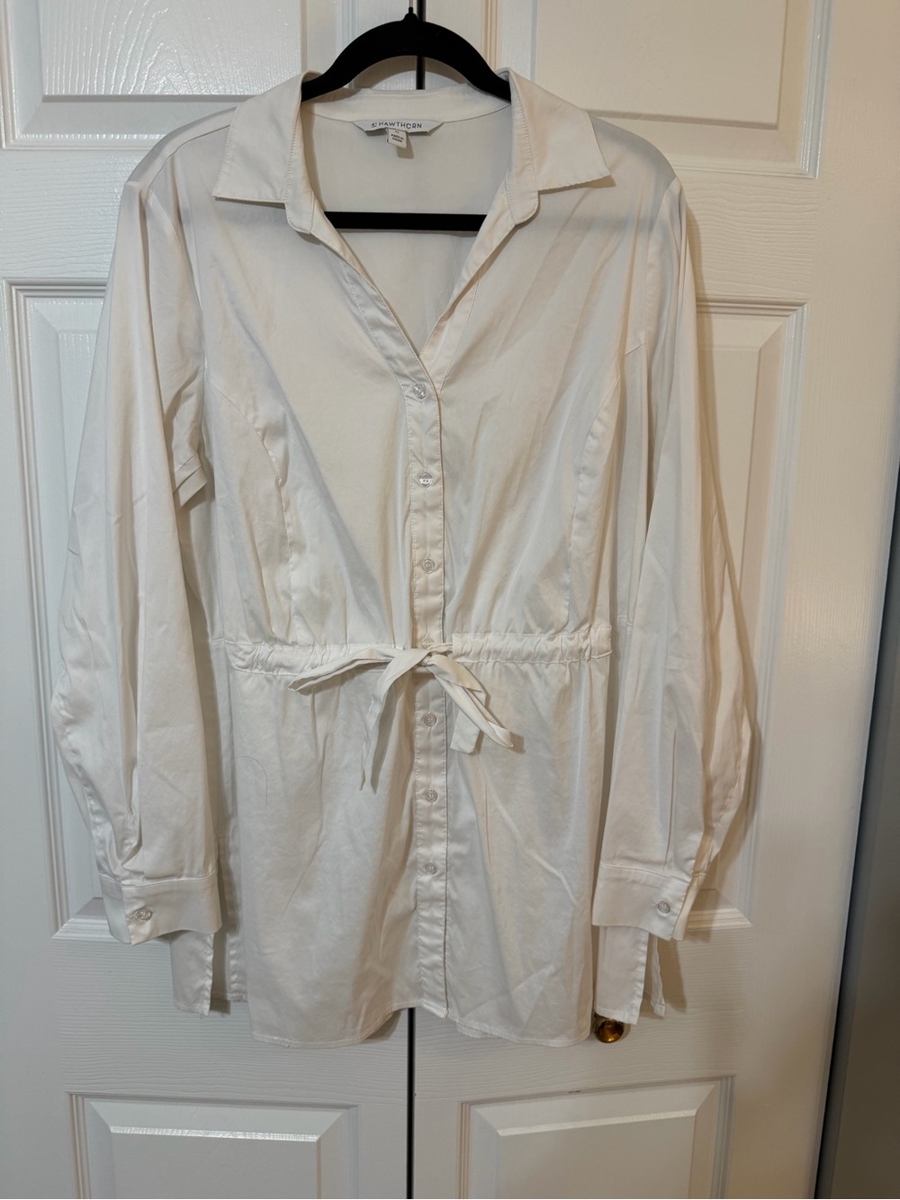 41 Hawthorn White Button-Front Tie-Waist Tunic